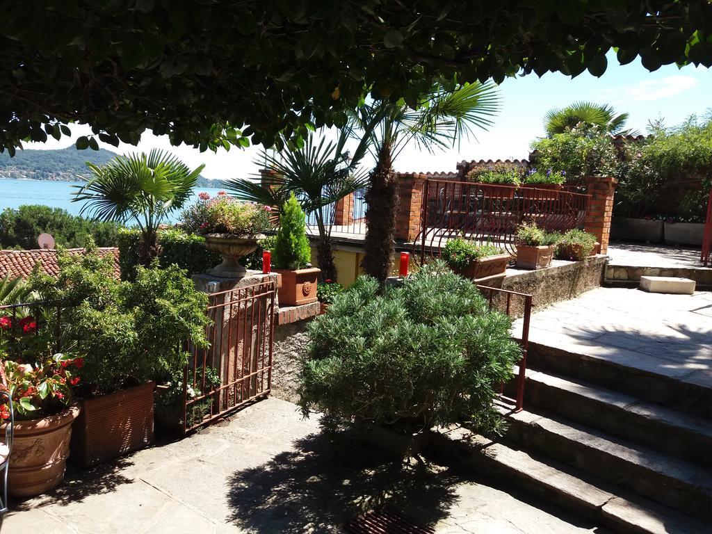 Garden Apartment Lesa Exteriér fotografie